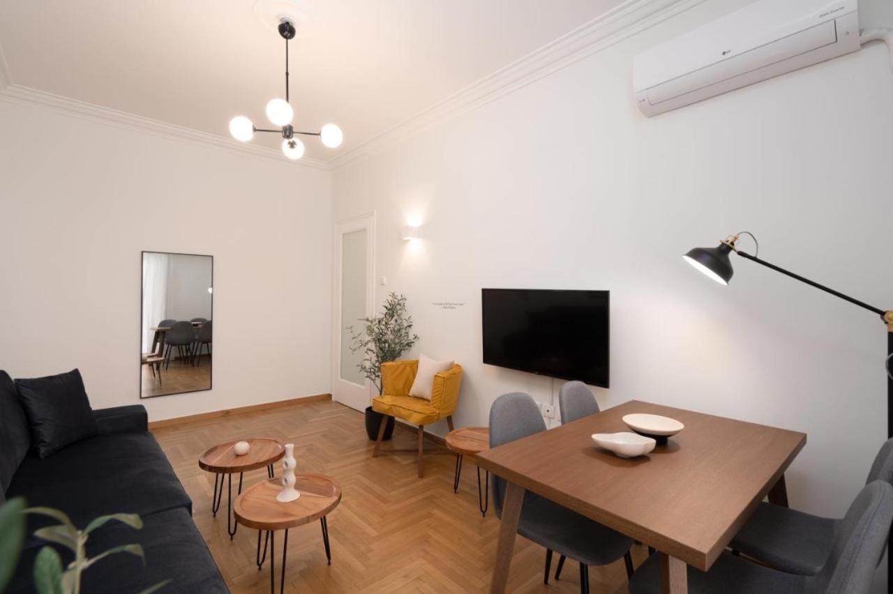 Vibrant Urban Getaway: Charming 2-Bedroom Near Bars, Parks, And Metro Atény Exteriér fotografie