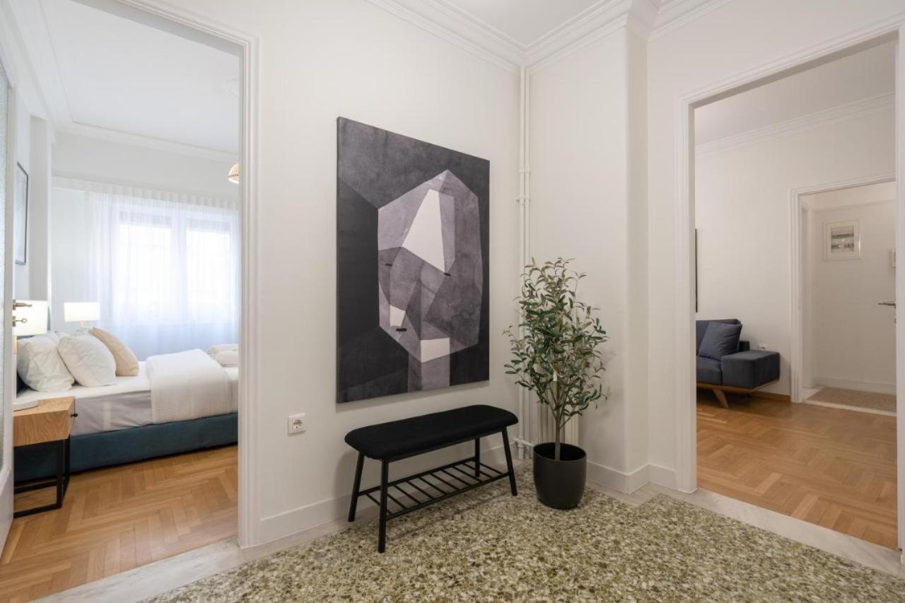 Vibrant Urban Getaway: Charming 2-Bedroom Near Bars, Parks, And Metro Atény Exteriér fotografie